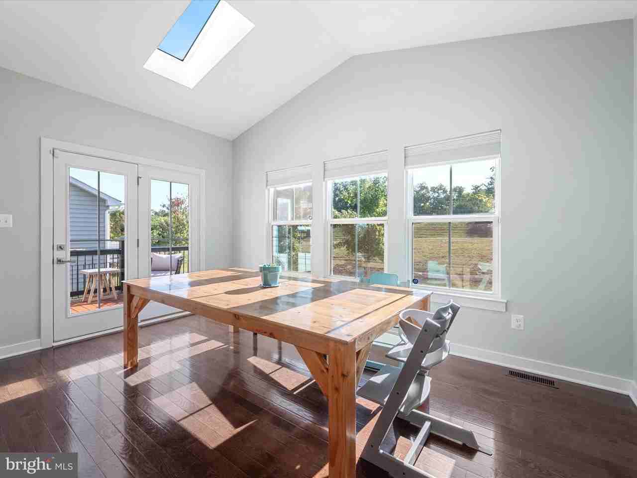 124 Emperor Dr - Photo 6 of 28