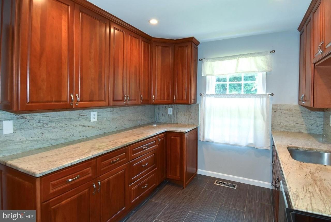 5920 Langton Dr - Photo 7 of 36