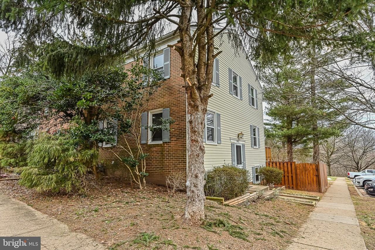 5572 Kendrick Ln - Photo 3 of 40