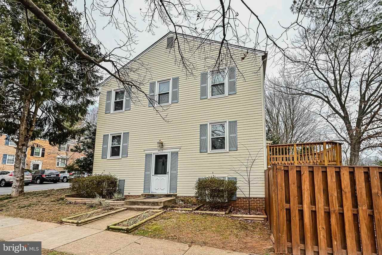 5572 Kendrick Ln - Photo 4 of 40