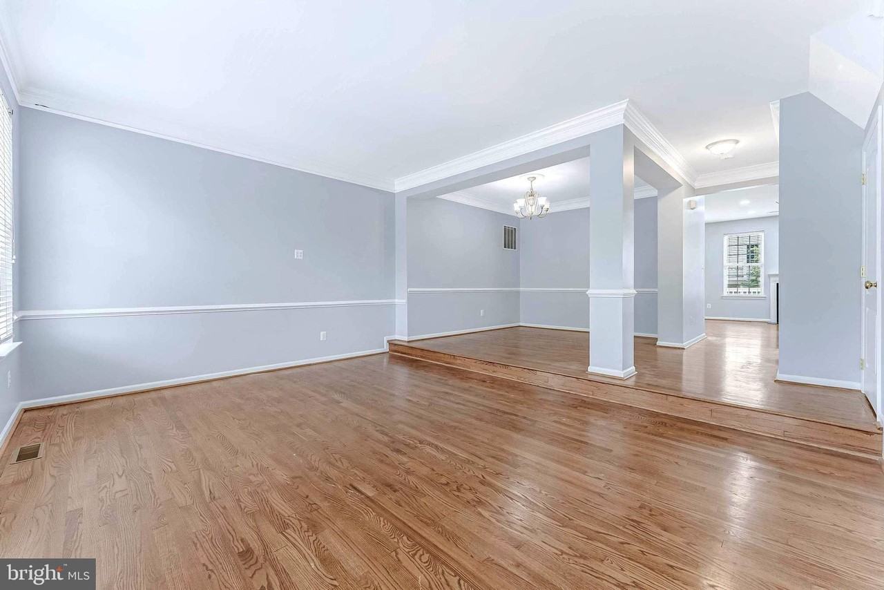 43627 Picketts Corner Ter - Photo 4 of 50