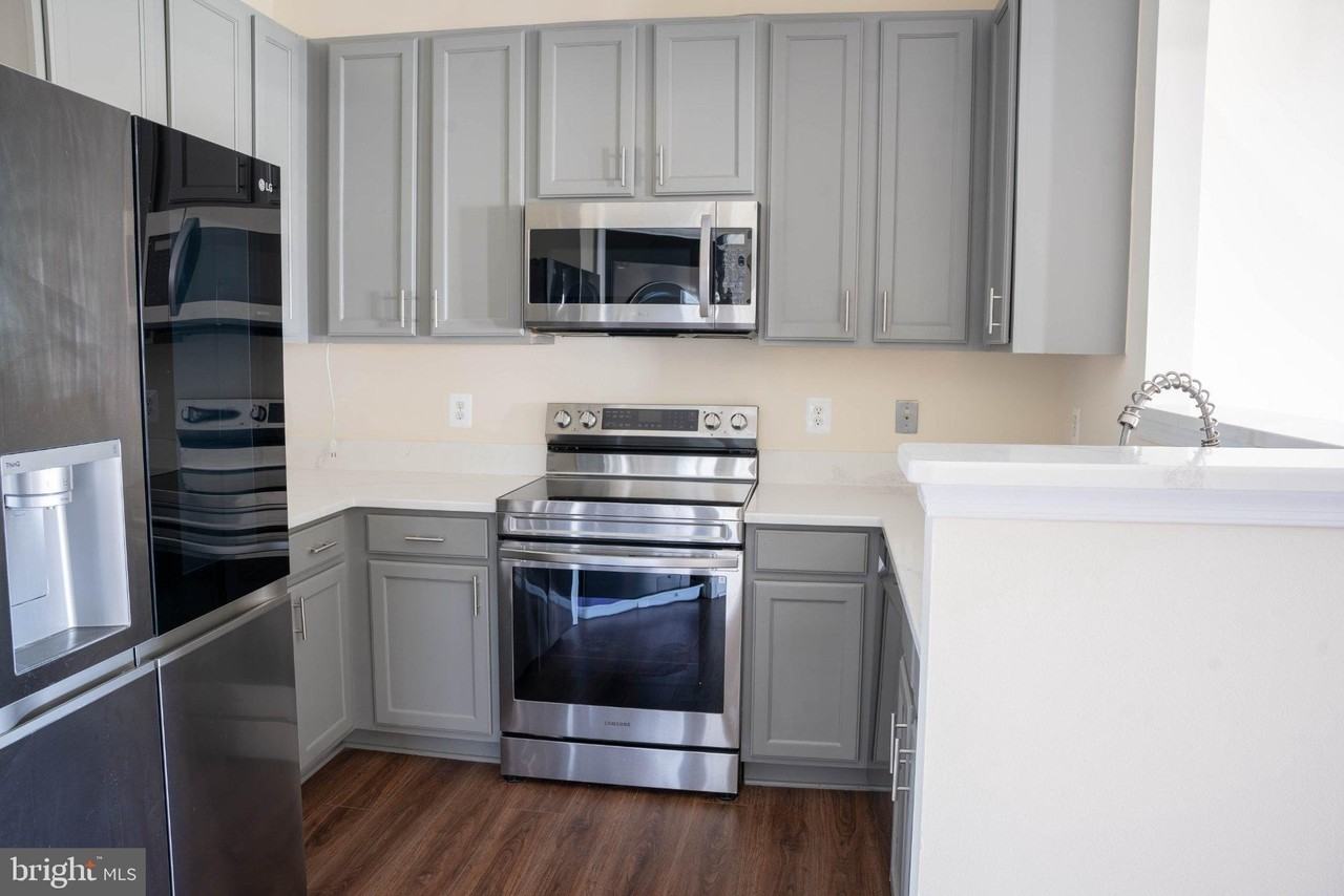 42480 Rockrose Sq Unit 303 - Photo 6 of 19