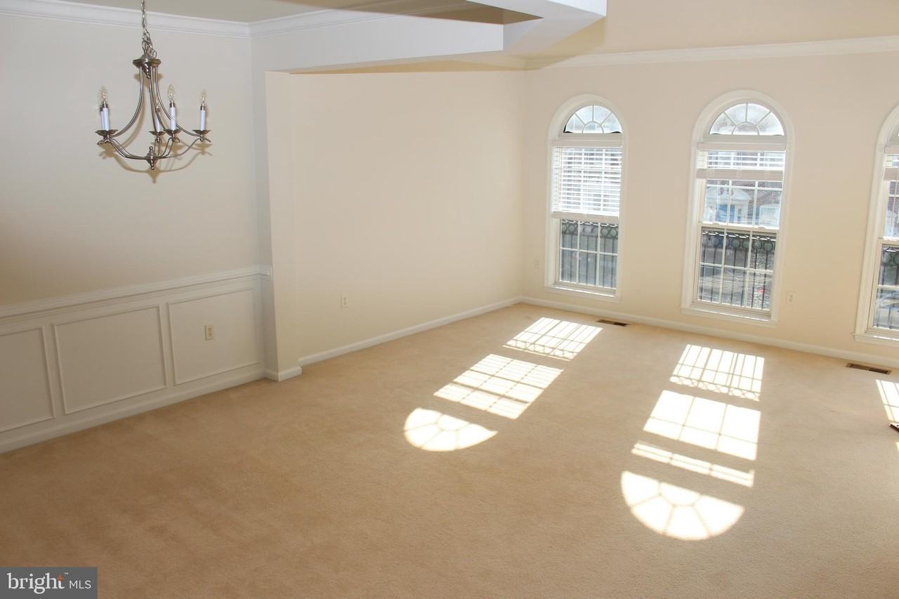 16382 Gangplank Ln - Photo 3 of 24