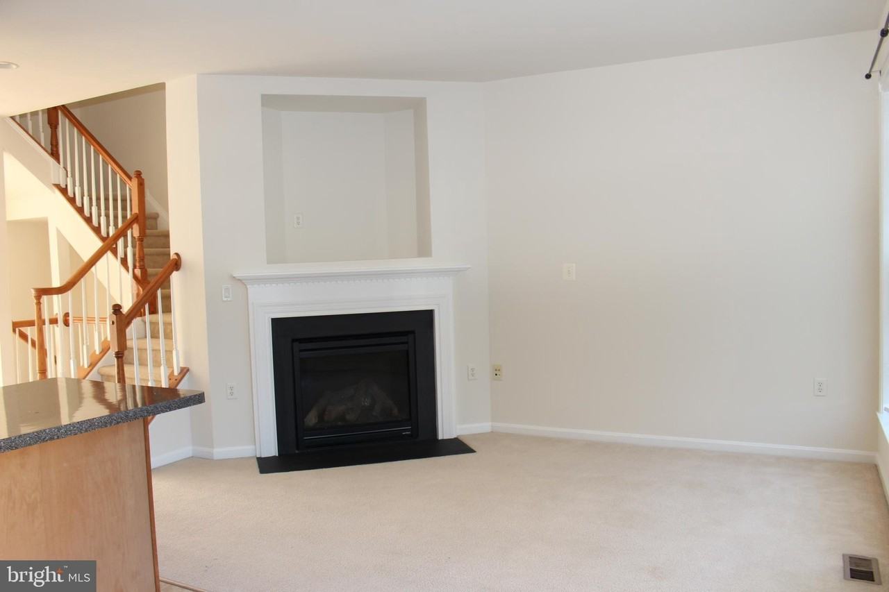 16382 Gangplank Ln - Photo 6 of 24