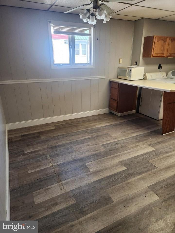 29 S F St - Photo 5 of 10