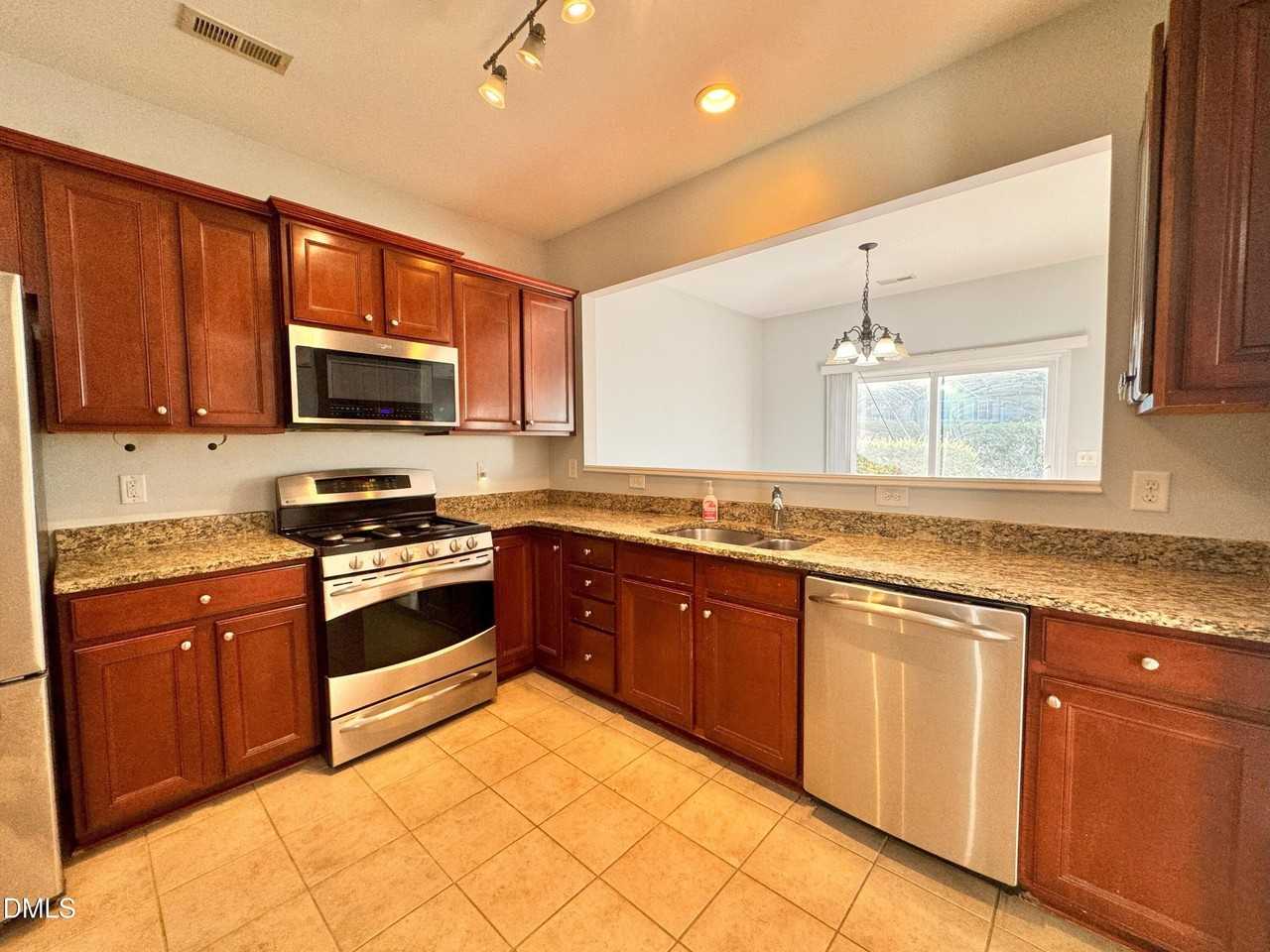 1304 Corwith Dr - Photo 2 of 41