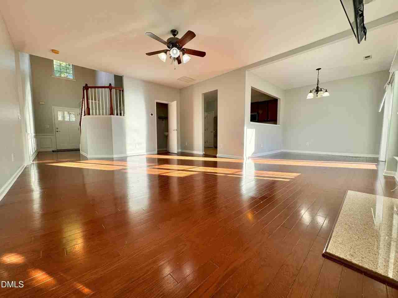 1304 Corwith Dr - Photo 6 of 41