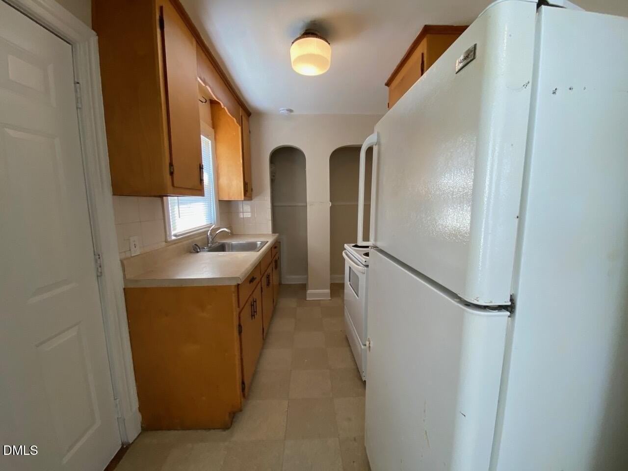 905 Bunn Ter - Photo 7 of 11