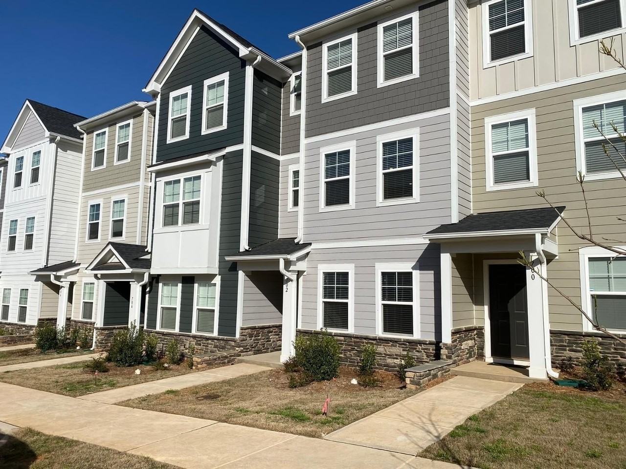 702 Gimari Dr