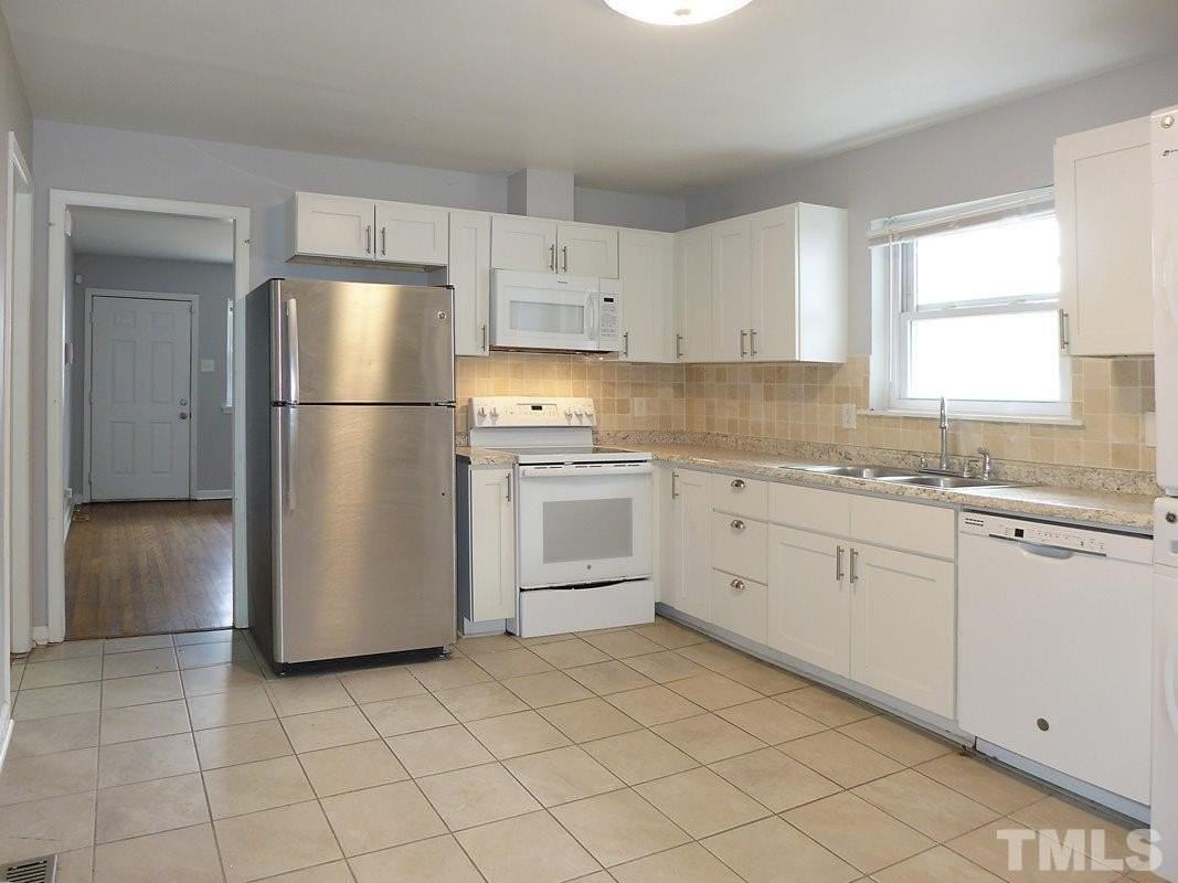 1411 Gearwood Ave - Photo 6 of 15