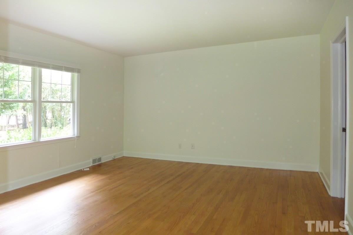 733 Raleigh Rd - Photo 4 of 12