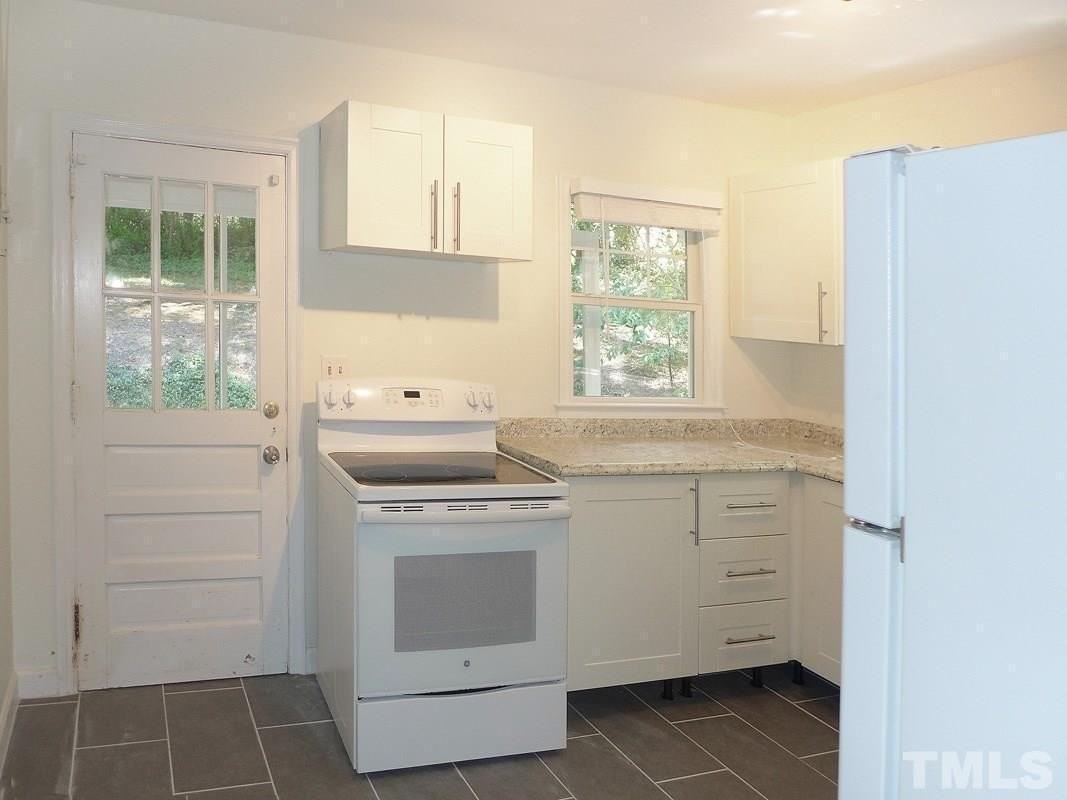 733 Raleigh Rd - Photo 5 of 12