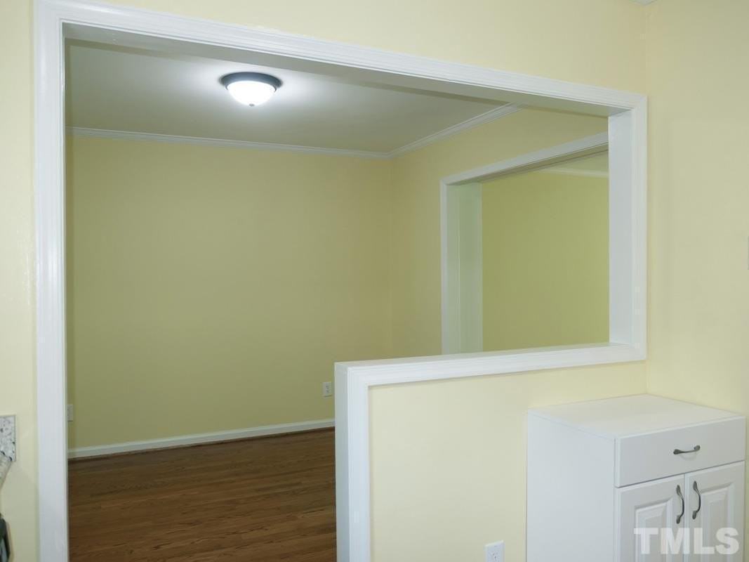 1515 E Franklin St Apt 31 - Photo 6 of 16