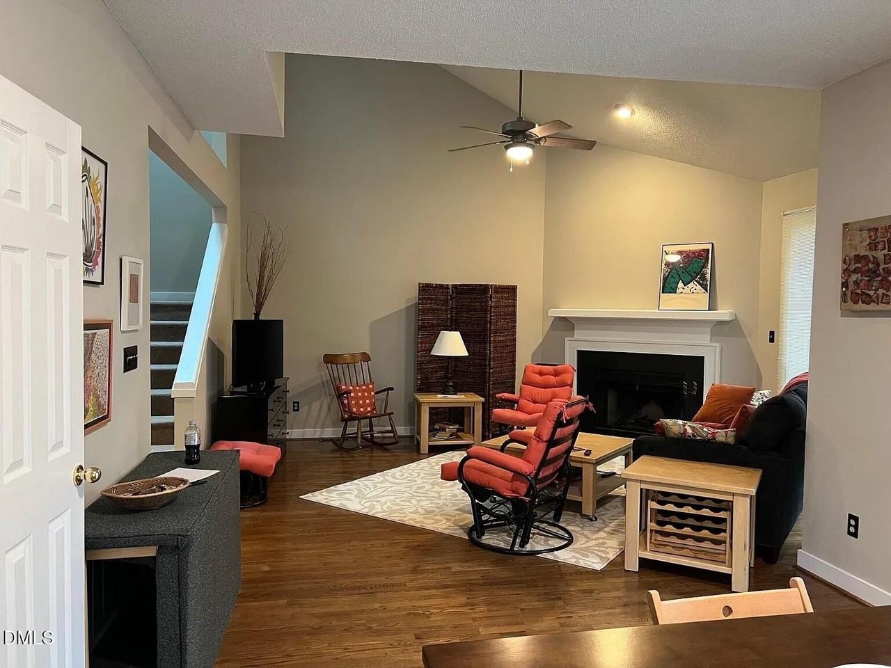 23 Bloomsbury Ct - Photo 7 of 24