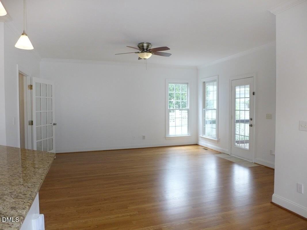 111 Tharrington Dr - Photo 4 of 29