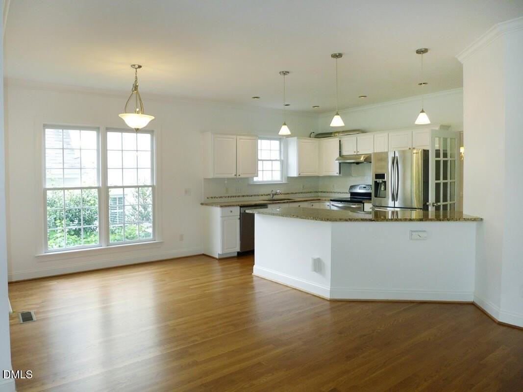 111 Tharrington Dr - Photo 5 of 29