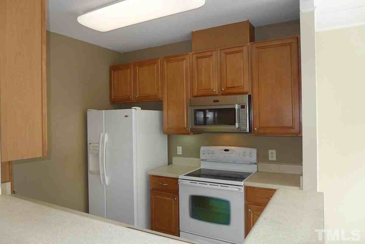 922 Providence Glen Dr - Photo 7 of 17