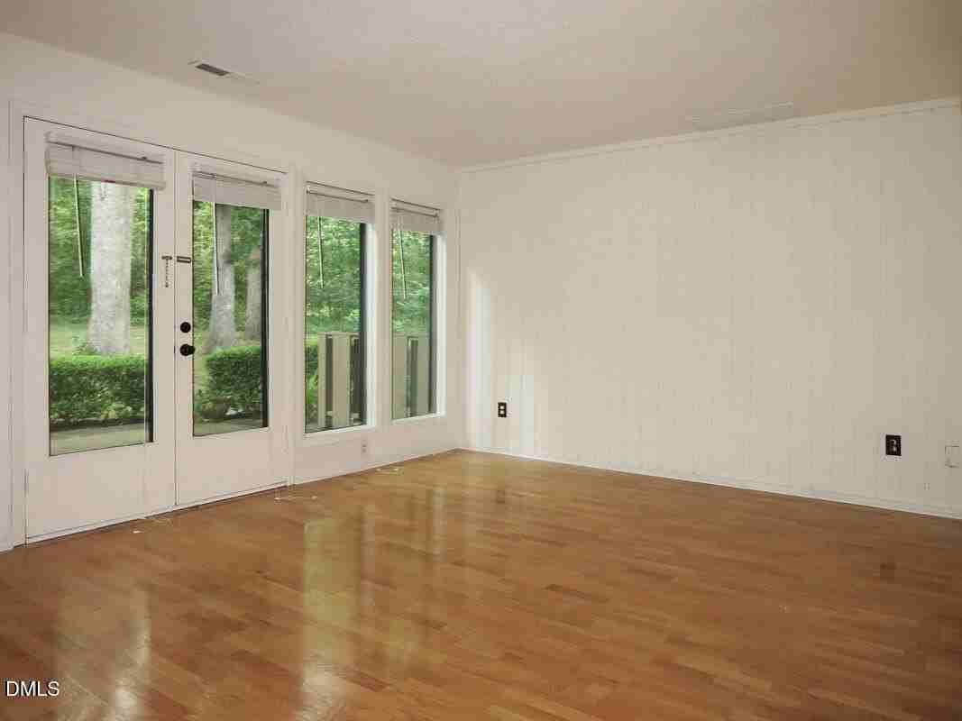 802 Oak Tree Dr - Photo 3 of 14