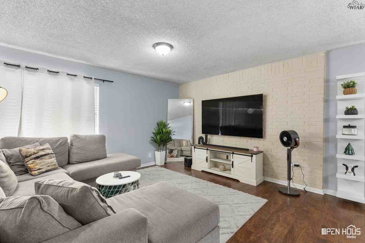 2810 Fleming Rd - Photo 7 of 30