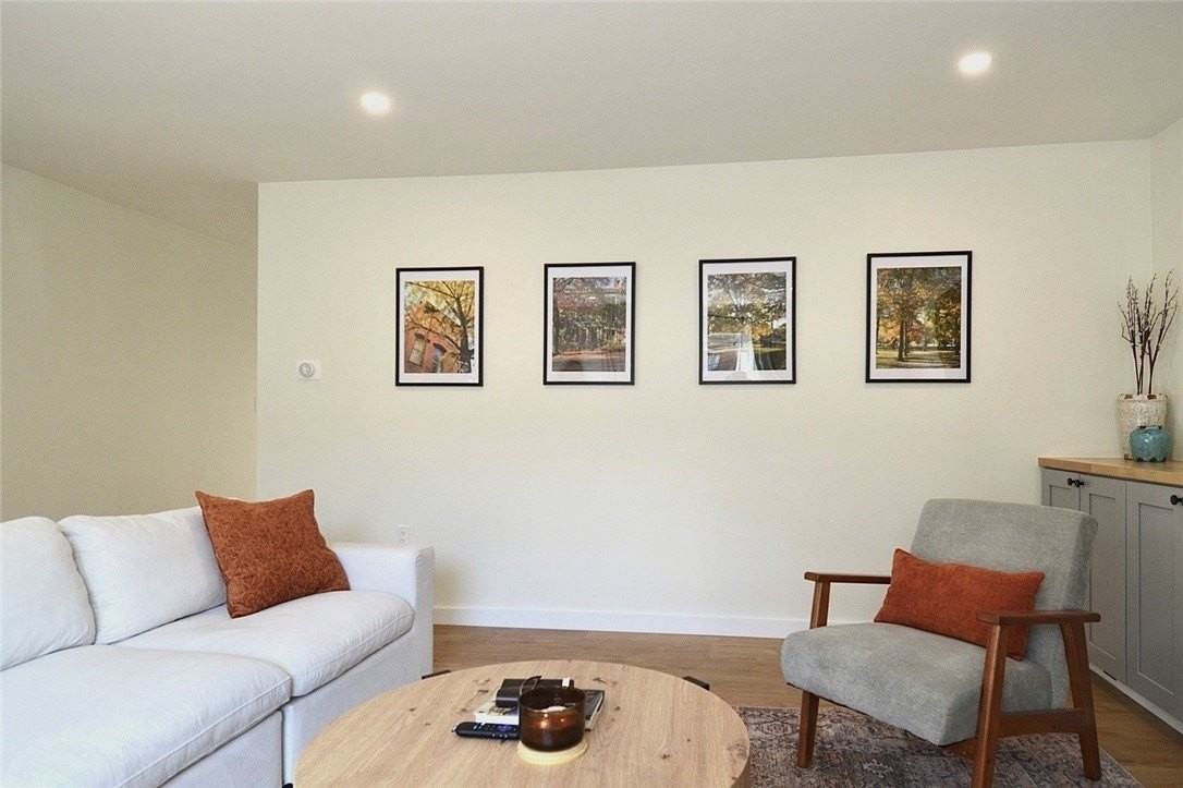 422 Avery St - Photo 3 of 18