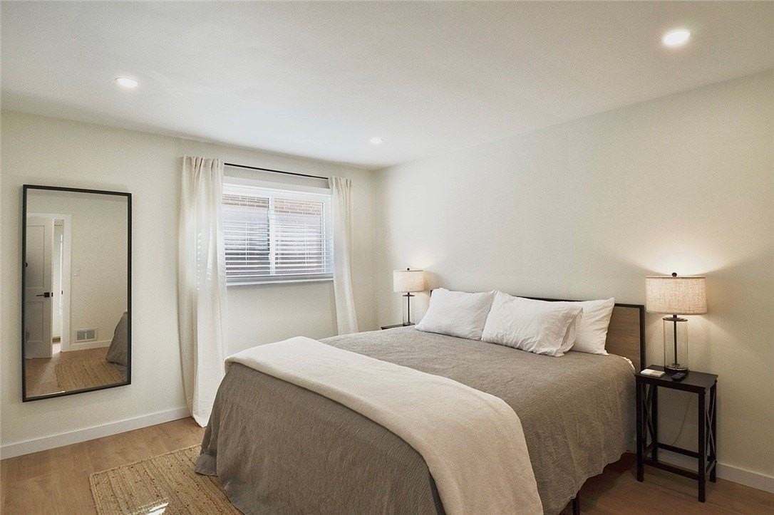 422 Avery St - Photo 4 of 18