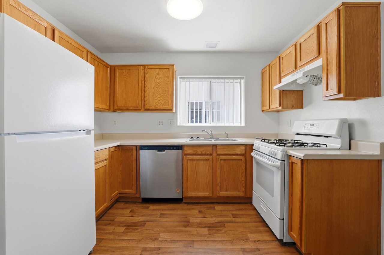 9766 E Lakeshore Dr #C - Photo 5 of 18