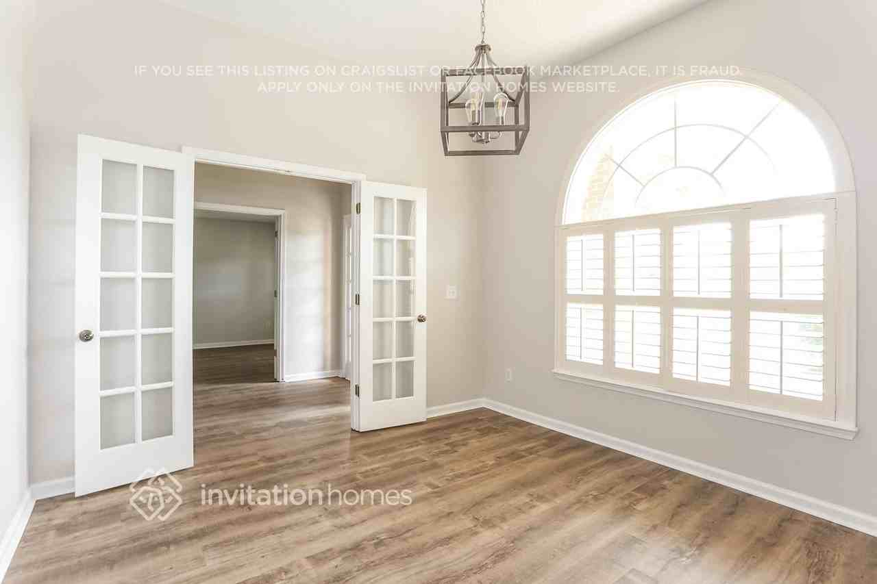 24078 Creek Parke Cir - Photo 5 of 17