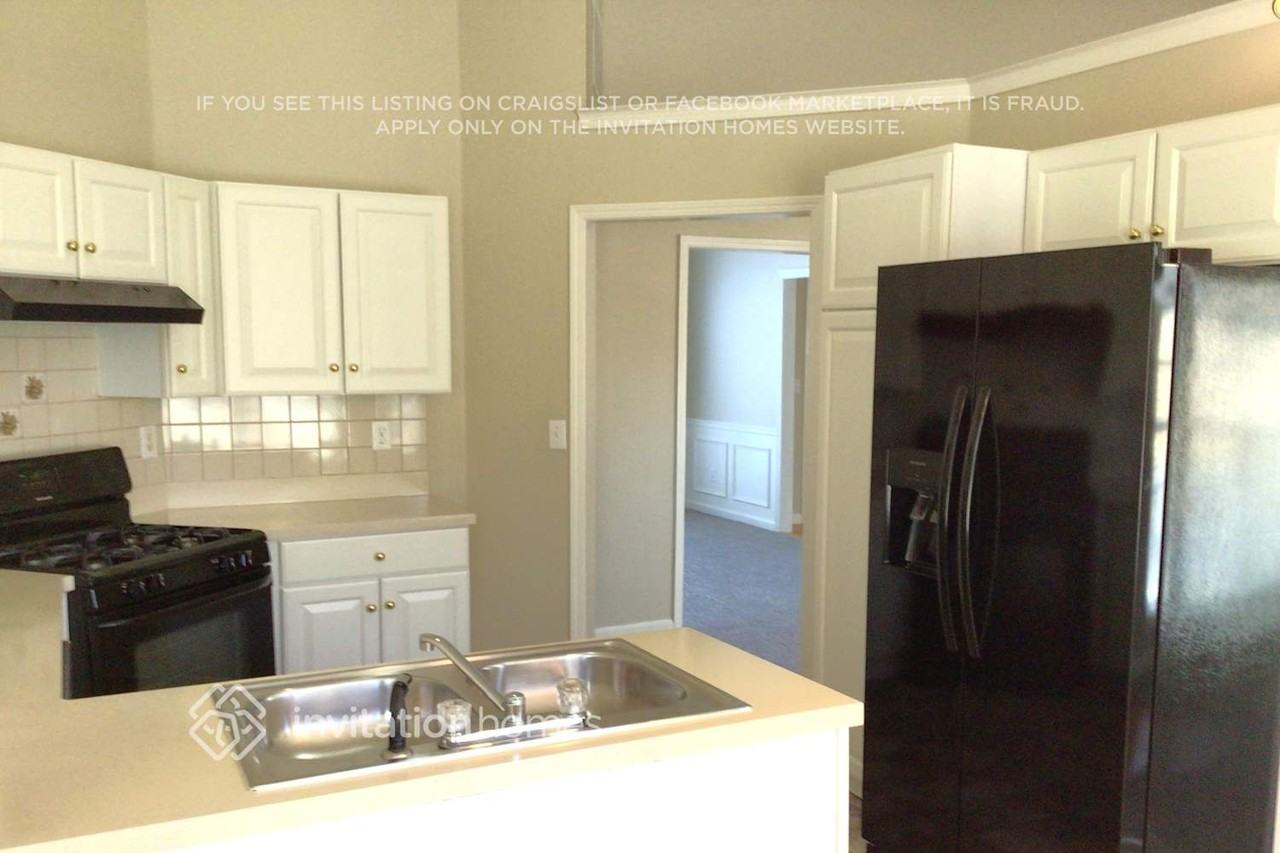 375 Victoria Station Blvd - Photo 6 of 18