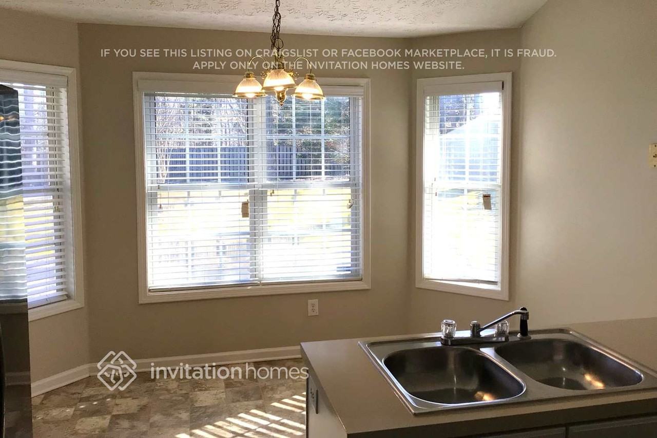 375 Victoria Station Blvd - Photo 7 of 18