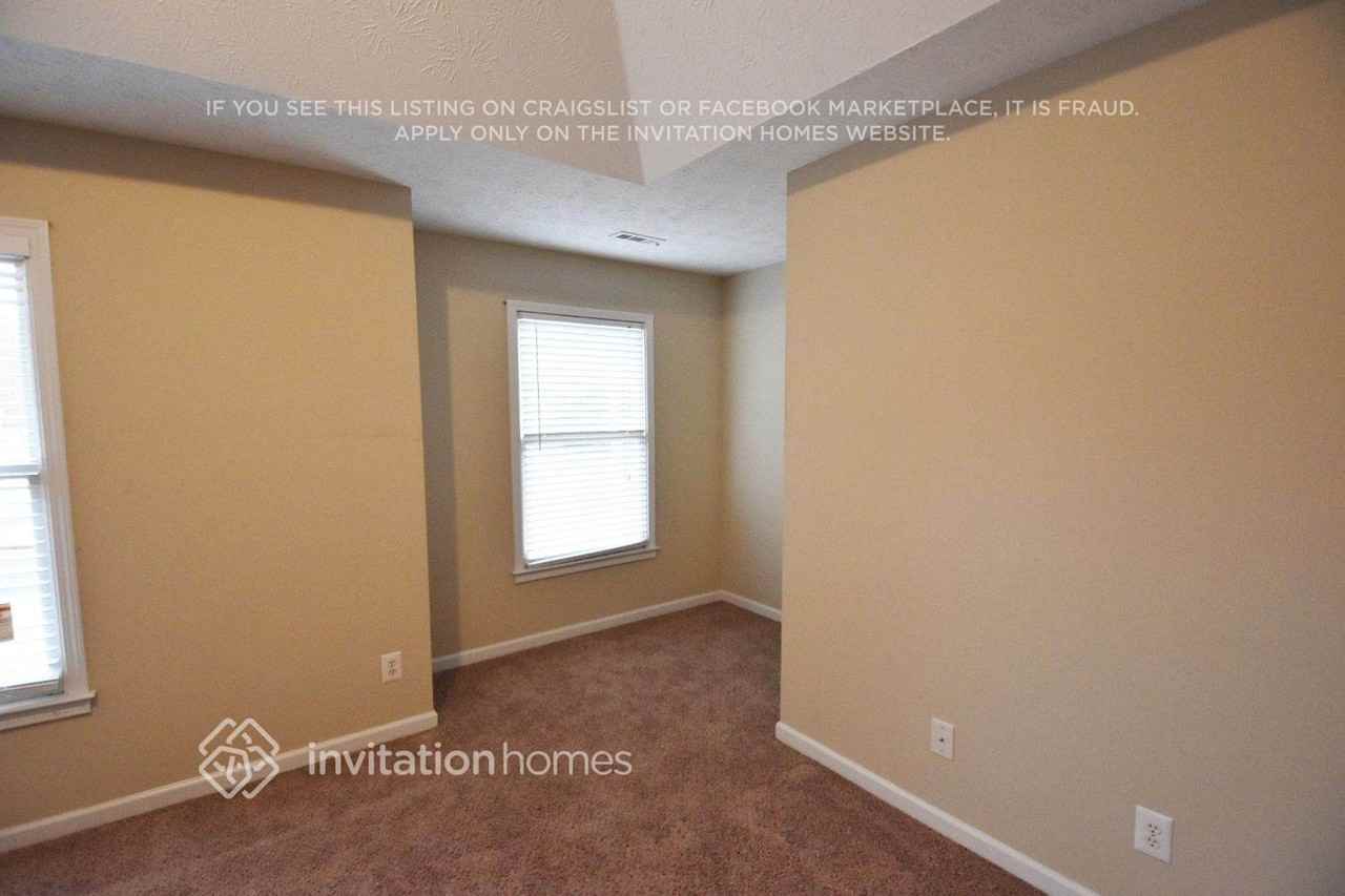 208 Ivy Creek Dr - Photo 6 of 8