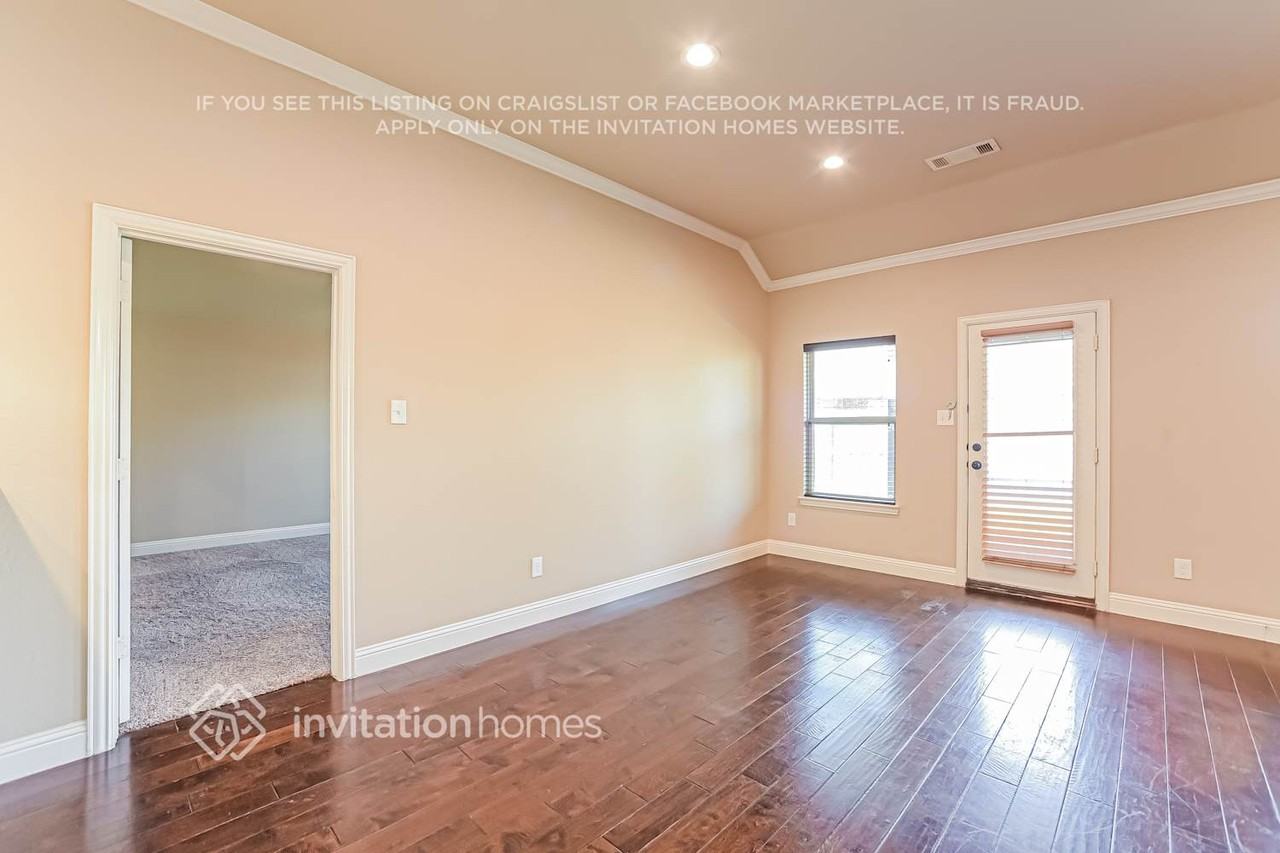 215 Range Rd - Photo 6 of 16