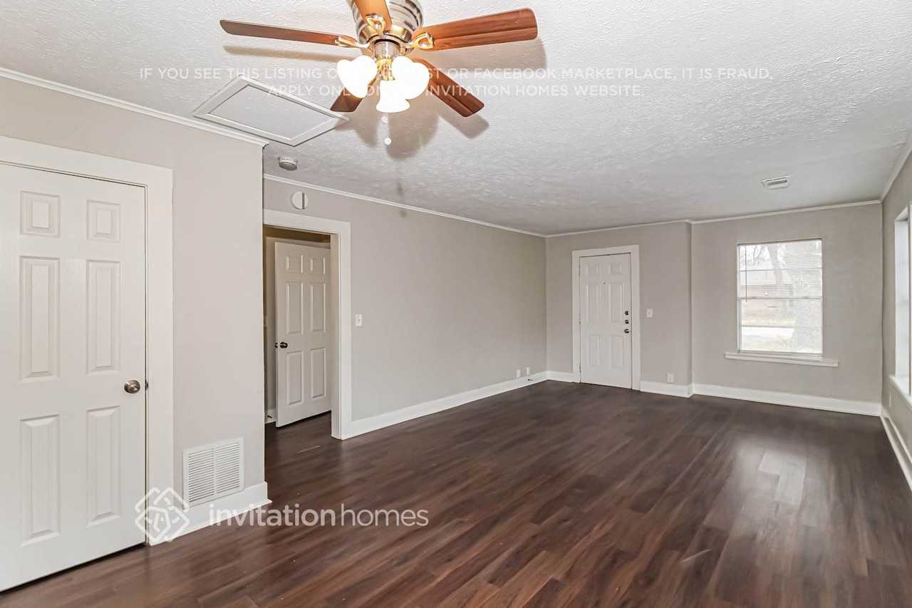 401 Marshall St - Photo 4 of 16