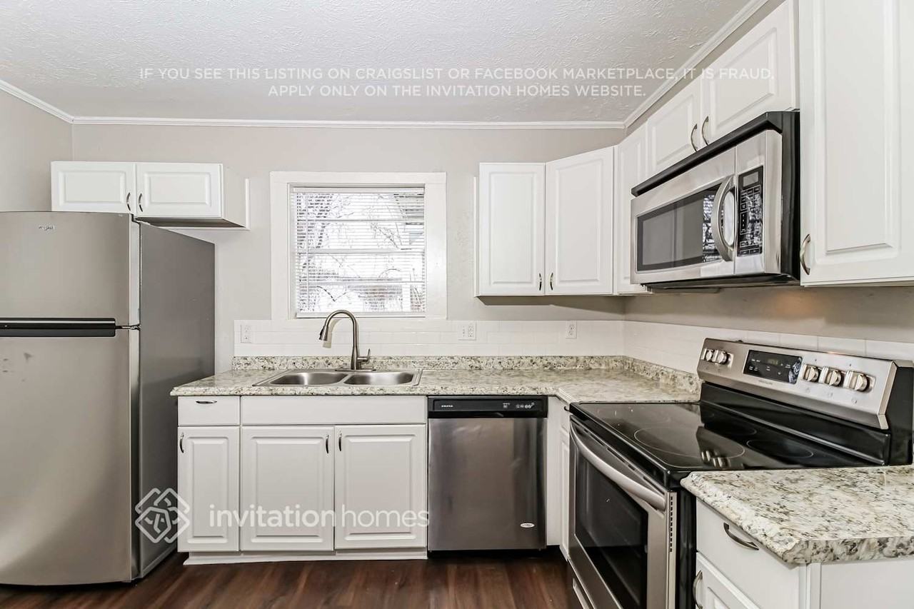 401 Marshall St - Photo 6 of 16