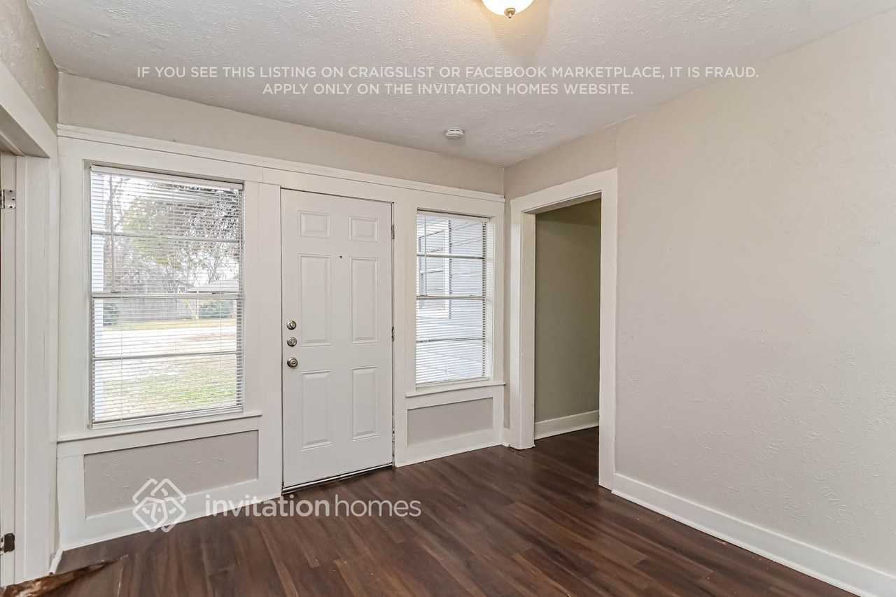 401 Marshall St - Photo 7 of 16