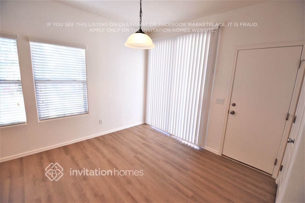 2620 S Southwind Dr - Photo 3 of 15