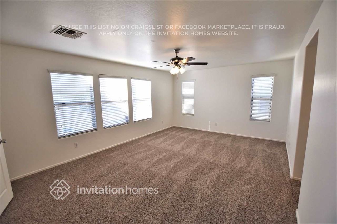 2620 S Southwind Dr - Photo 6 of 15