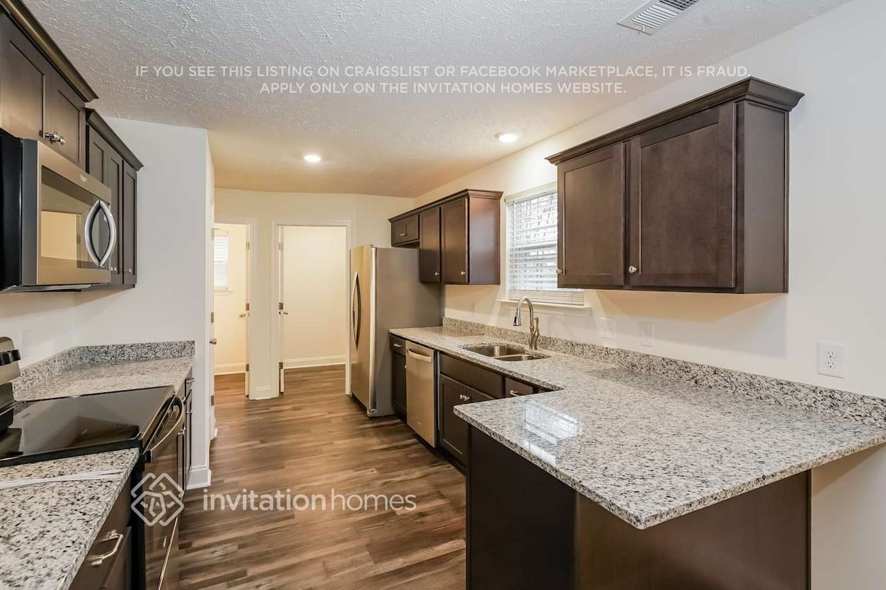 319 Green Hills Dr - Photo 6 of 16