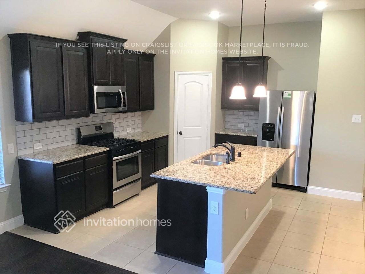 905 Mclynn Ct - Photo 4 of 11