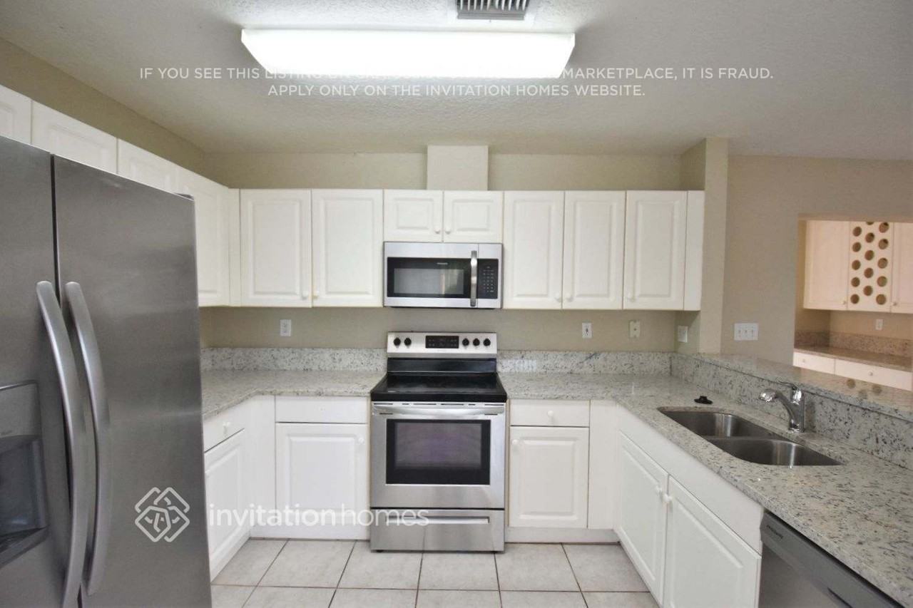 9229 Sw 157th Ct - Photo 3 of 17