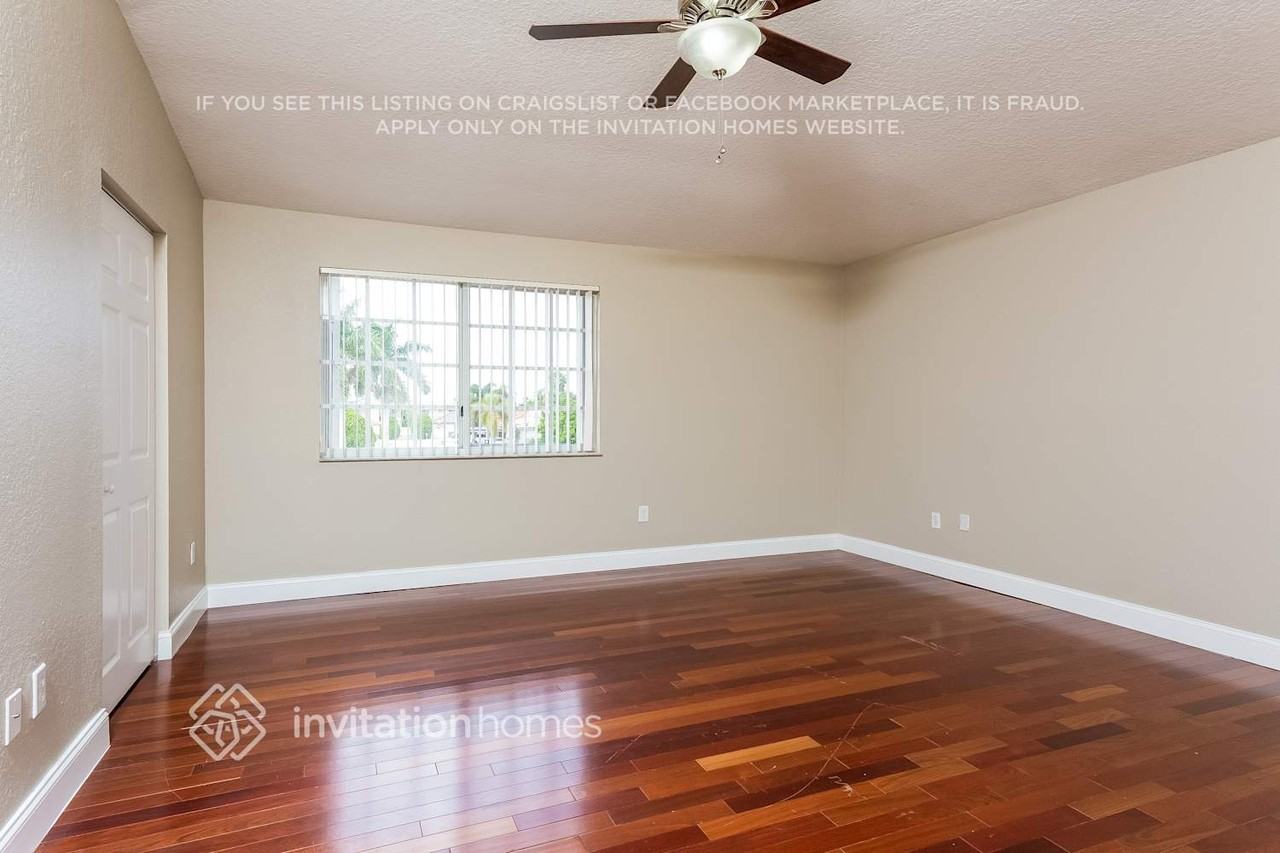 9229 Sw 157th Ct - Photo 5 of 17