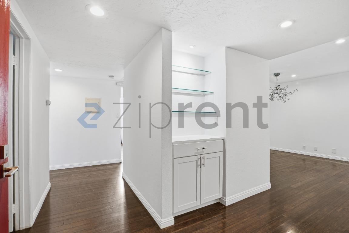 743 Euclid Ave #3 - Photo 4 of 25