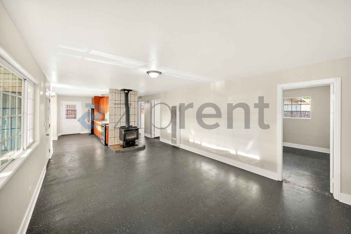 12077 Sand Ave - Photo 7 of 19