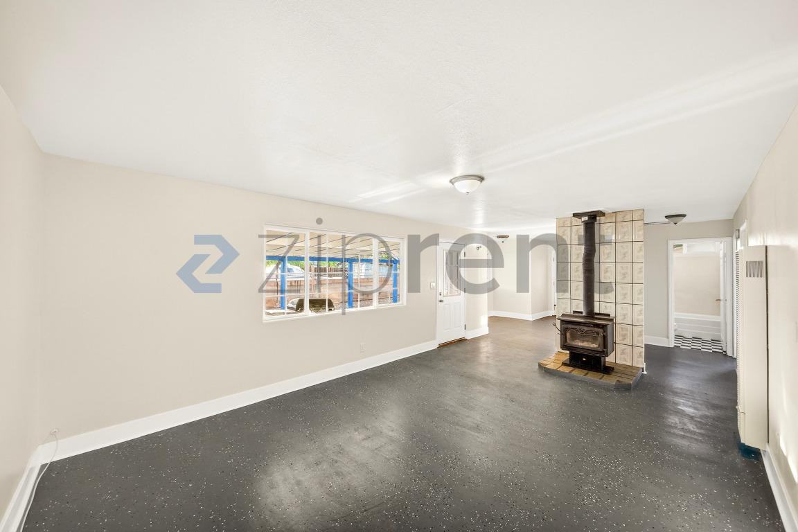 12077 Sand Ave - Photo 2 of 19
