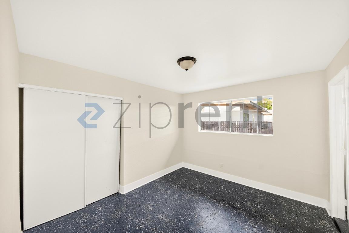 12077 Sand Ave - Photo 3 of 19