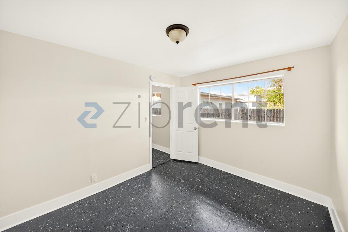 12077 Sand Ave - Photo 5 of 19