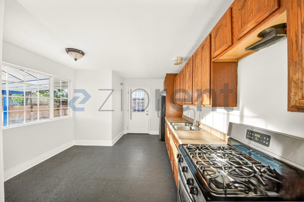 12077 Sand Ave - Photo 7 of 19