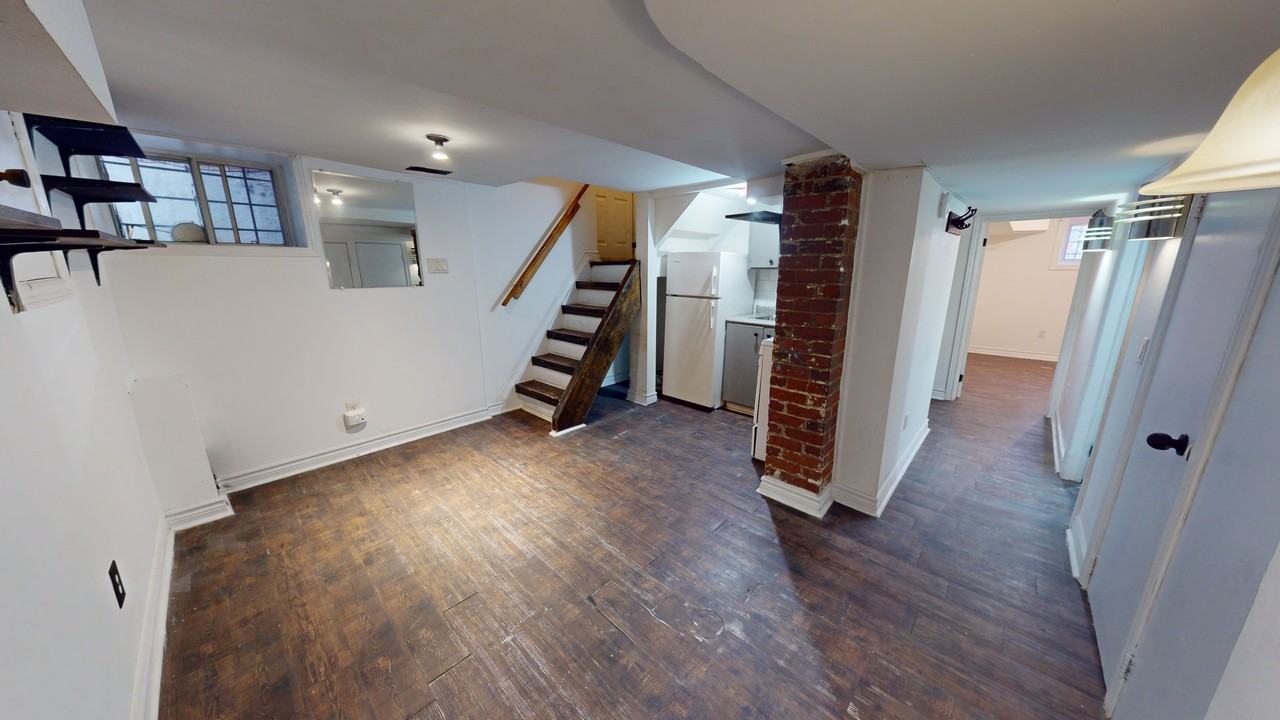 DOVERCOURT RD & DUPONT ST - Photo 4 of 19