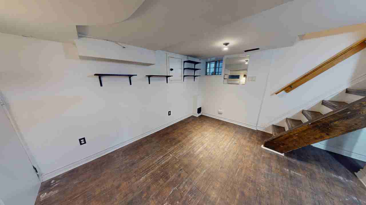 DOVERCOURT RD & DUPONT ST - Photo 5 of 19