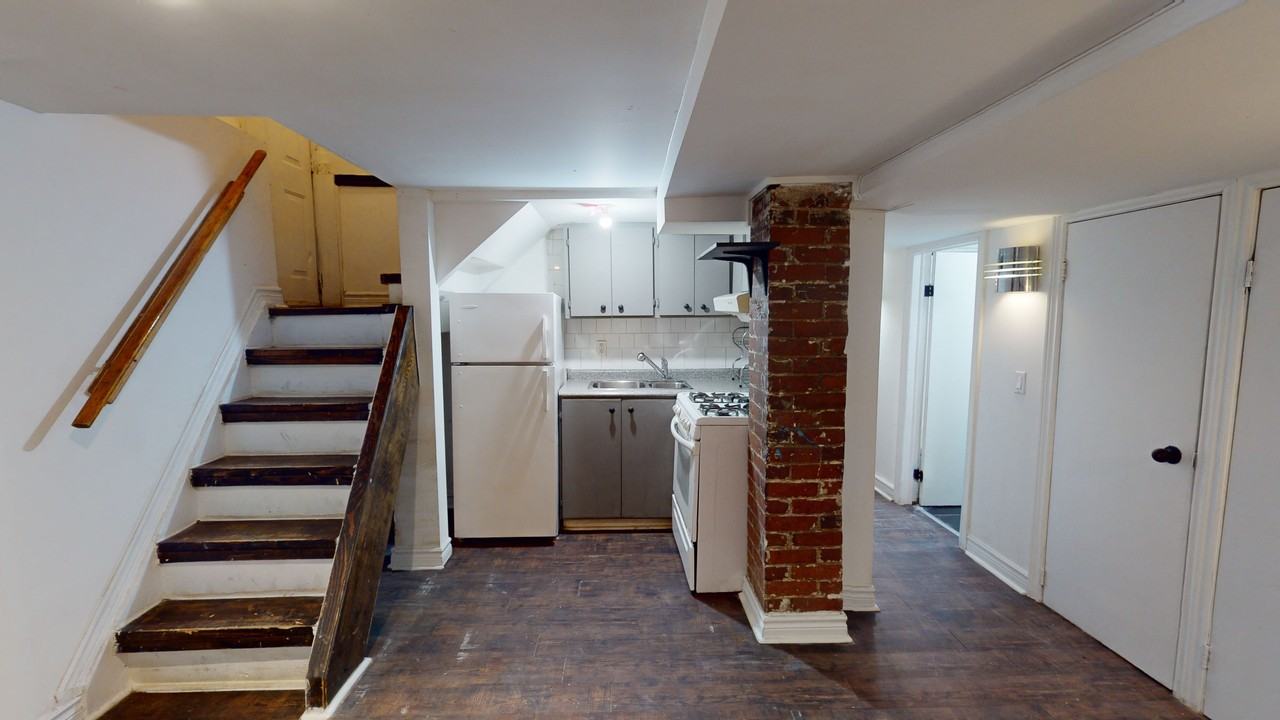 DOVERCOURT RD & DUPONT ST - Photo 6 of 19