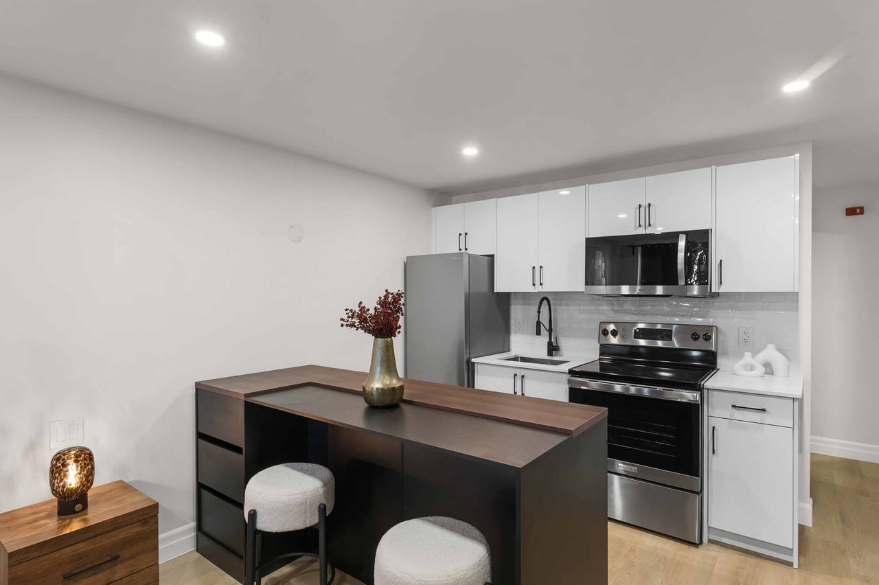 7800 Lundy's Lane - Photo 2 of 18